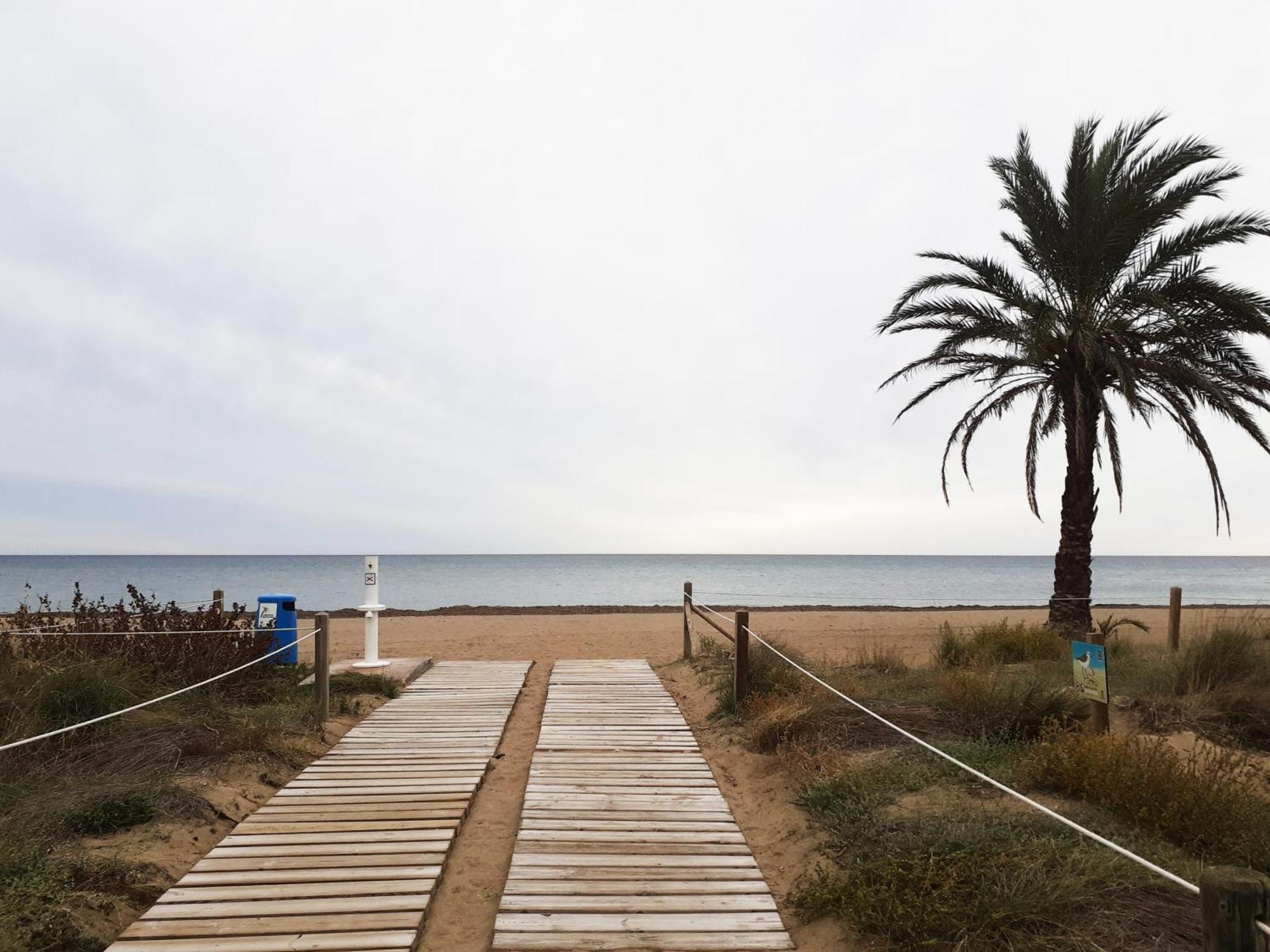 Oasis Apartments Playa Albaranas Денія Екстер'єр фото